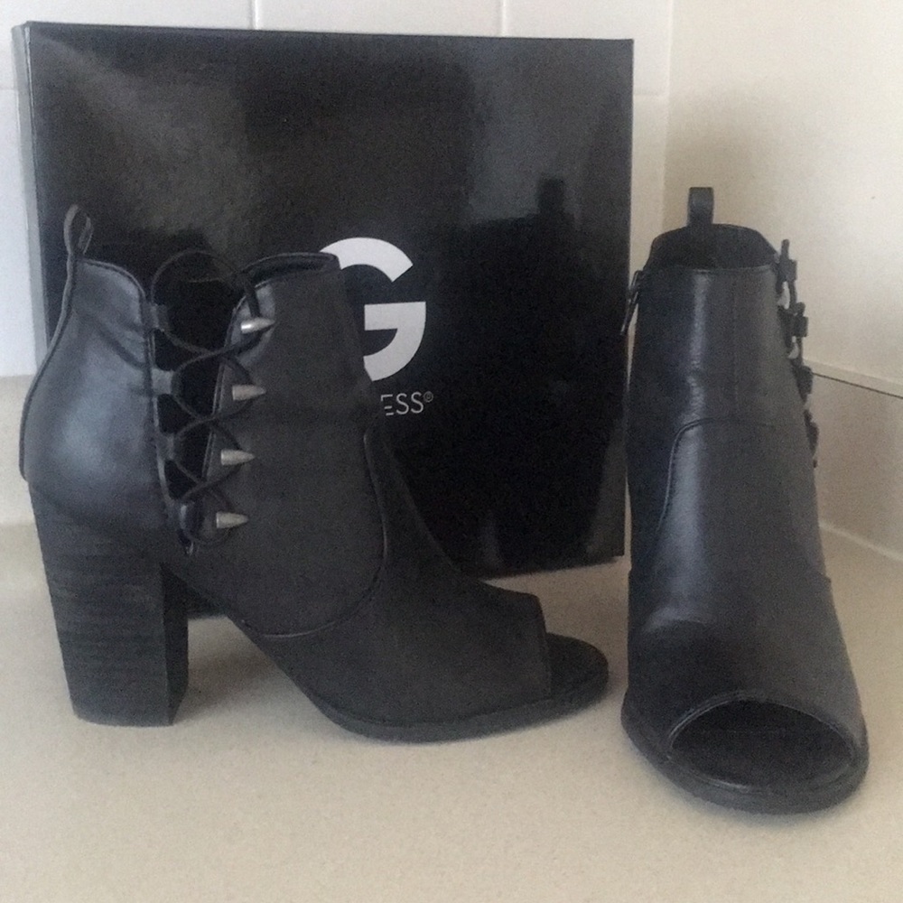 Guess 7.5 Shoes